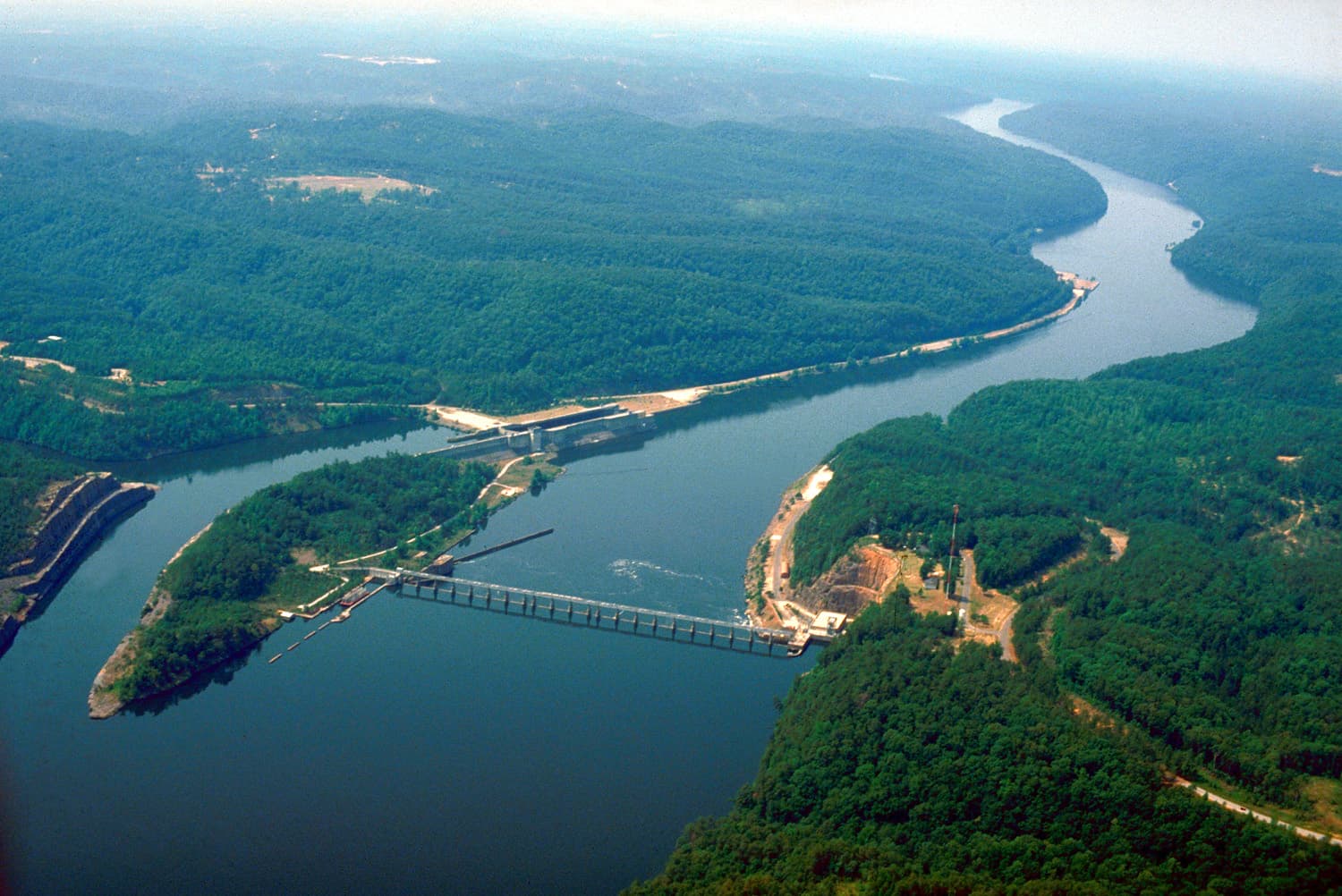 USACE Bankhead Lock and Dam on the Black Warrior River — Holt Lake below (top), Bankhead Lake behind the dam (bottom), view downriver to the west