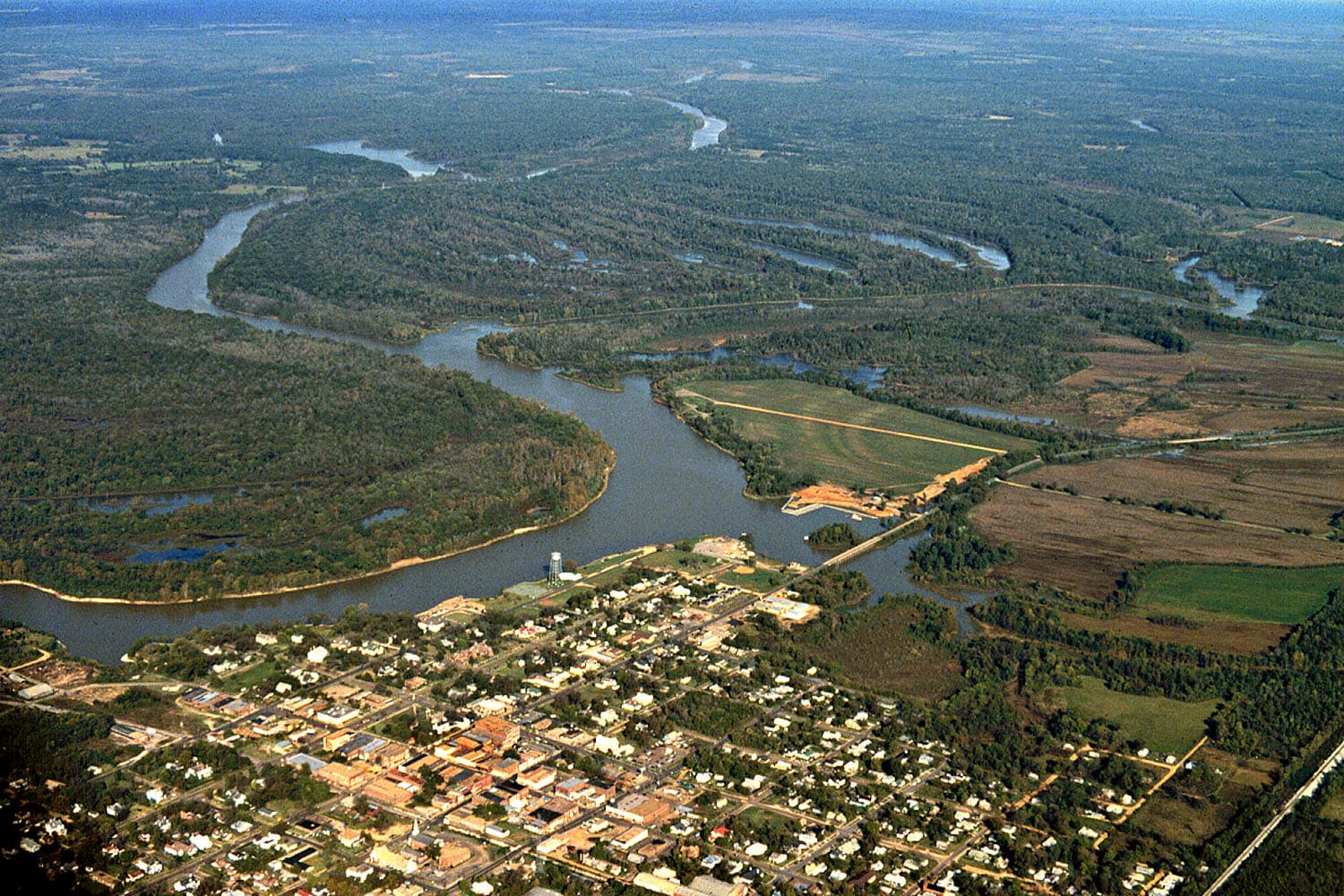 Aerial view of Demopolis, Alabama showing the confluence of the Black Warrior and Tombigbee rivers at the head of Demopolis Lake